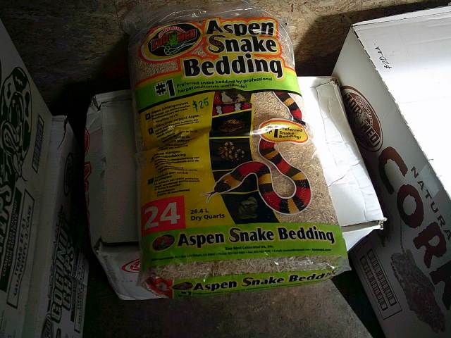 Zoo Med Aspen Snake bedding